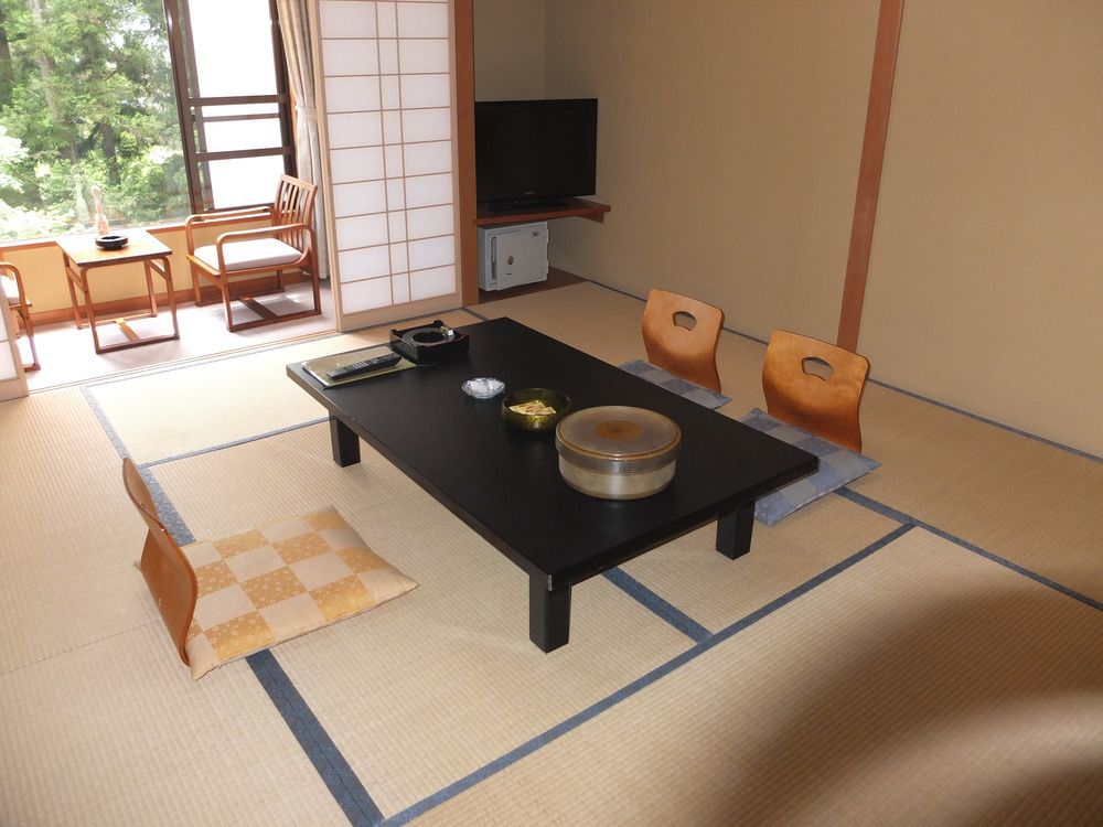 Nikko Green Hotel Natsukashiya Fuwari Exteriör bild
